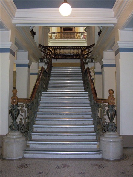 Photo:The wonderful main staircase.