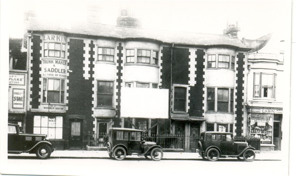 Photo:S2620 - 19 to 22 Marlborough Place, Demolished 1933