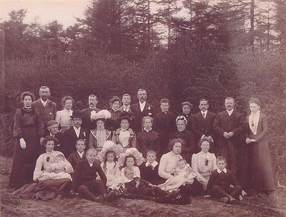 Photo:Thomas Richard Lillywhite's wedding to Mary Elizabeth Tomlinson - Misterton Methodist Church, 13 April 1903.