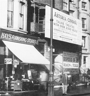 Photo:Hay's Shop before demolition c1932